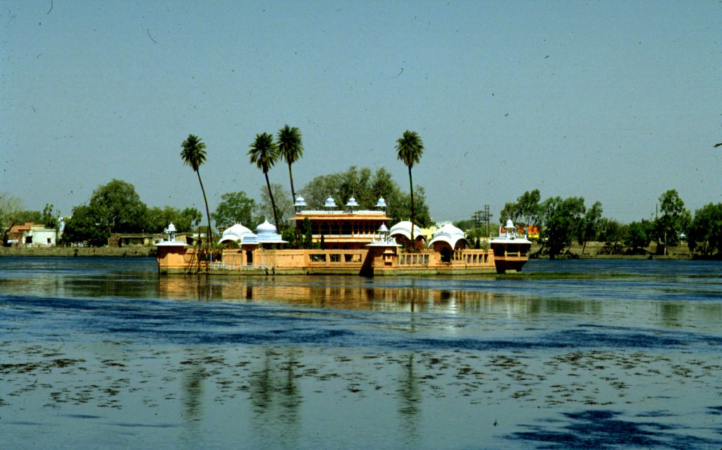 Gurgaon Kota Taxi, Gurgaon Kota Tempo Traveller