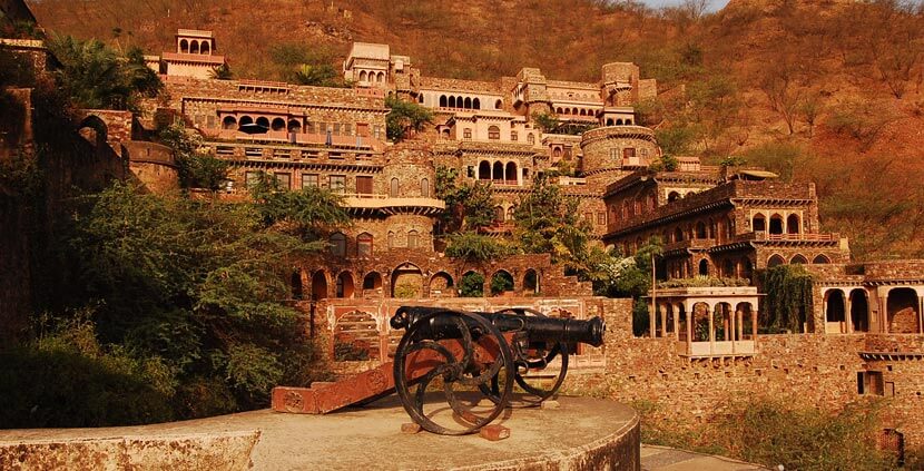 Gurgaon Neemrana Tempo Traveller